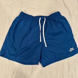 Men's Nike woven flow blue XL shorts